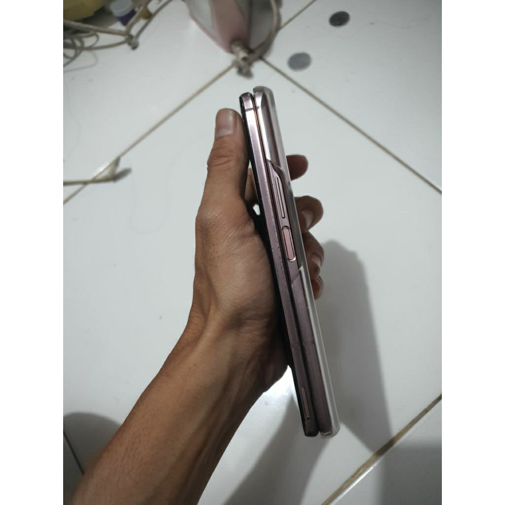 Samsung Z Fold 2 Minusan