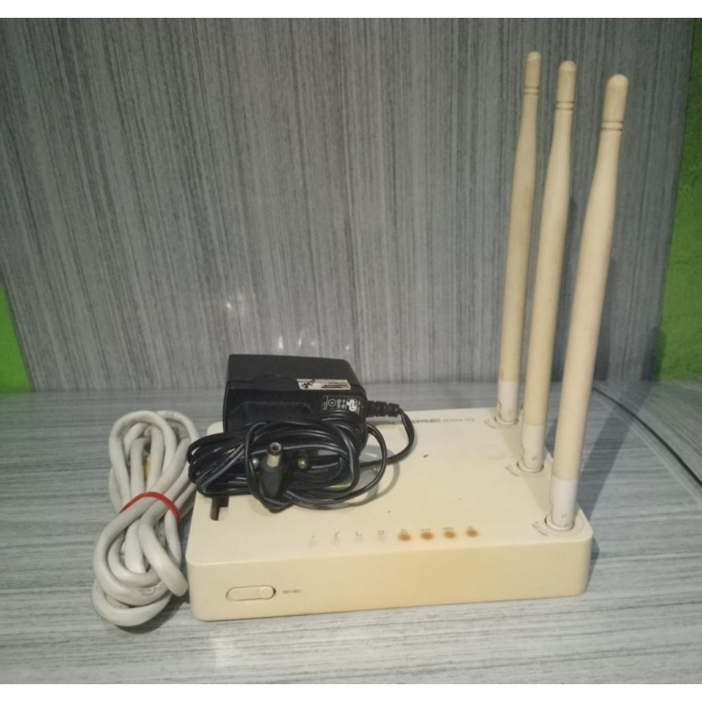 ipTIME N704-V3 Wireless N Router