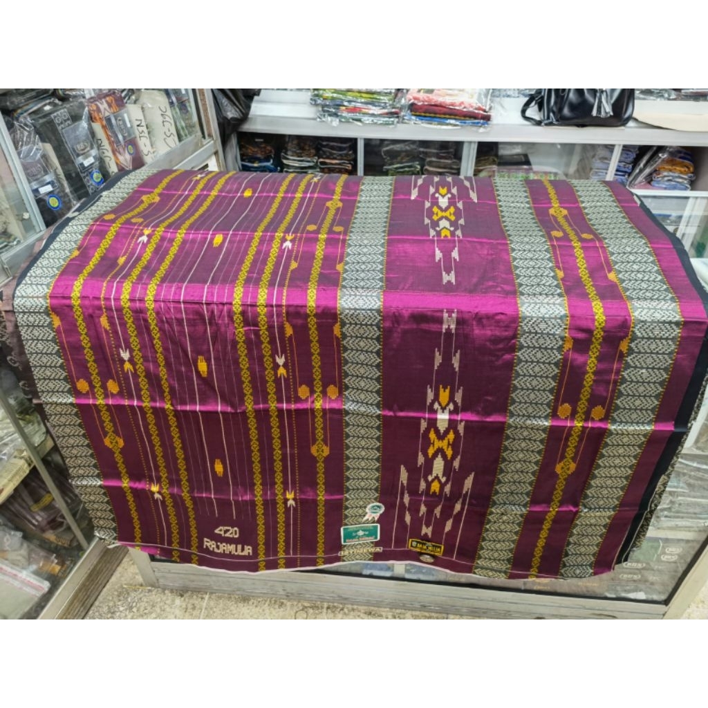 sarung raja mulia 420 full sutra original/Sarung Tenun Sutra Raja Mulia 420 Exclusive