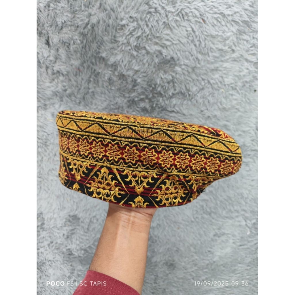 Peci kopiah songkok topi tapis lampung manuk meghem bordir motif songket bordir palembang lampung pe