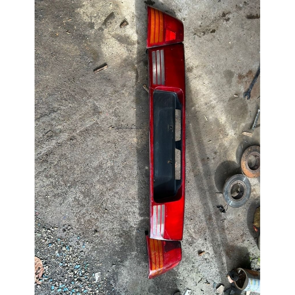 paket lampu belakang esteem