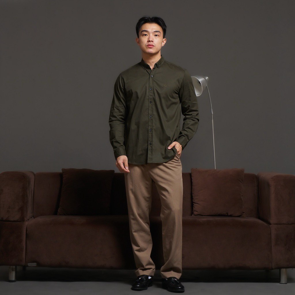 Kemeja Polos Pria Lengan Panjang Slimfit Warna Hijau Army