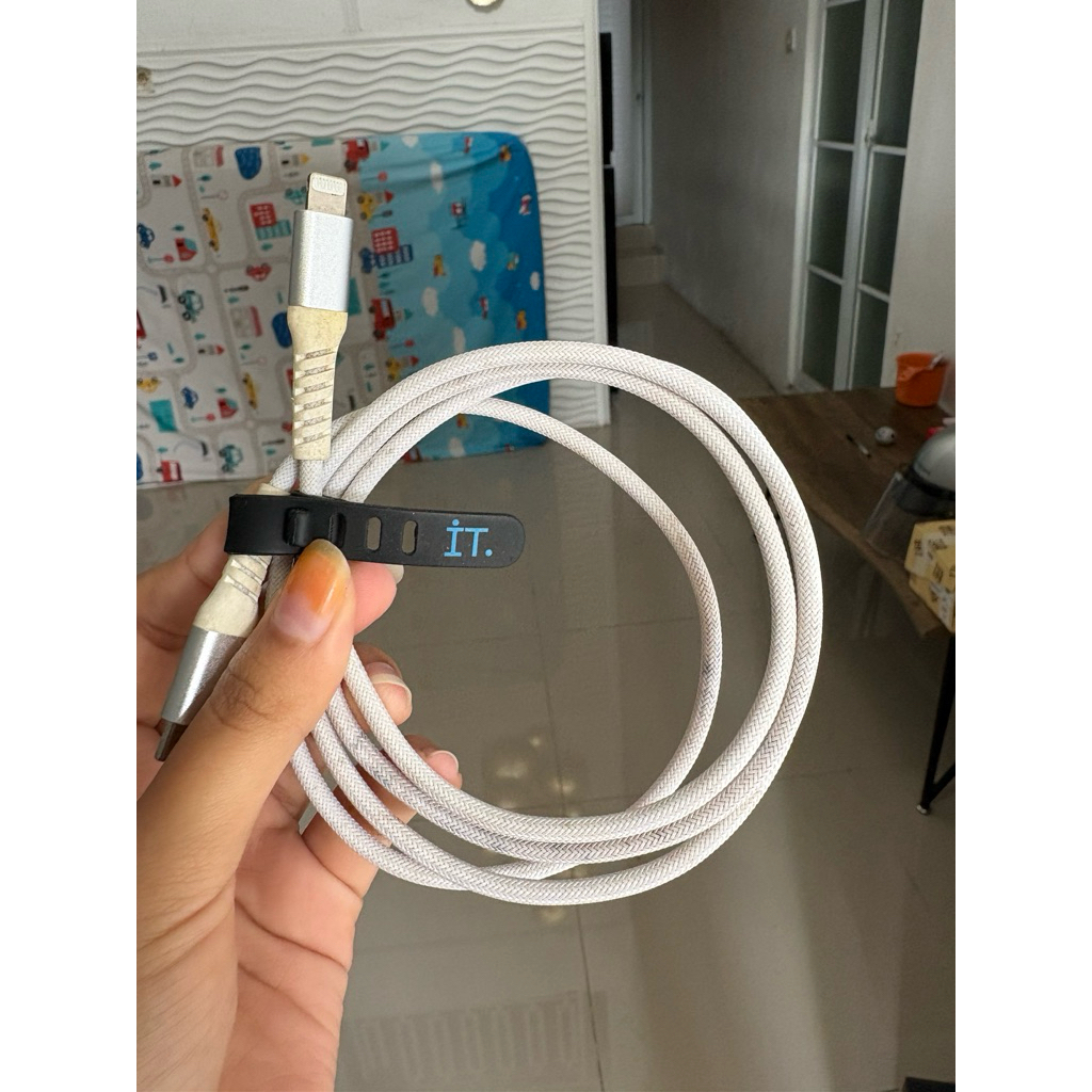 (PRELOVED) IT Charger MFI Type C to Lightning
