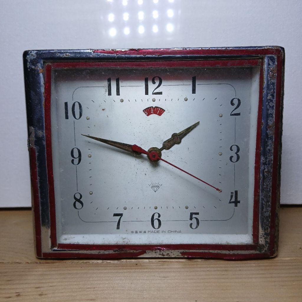 JAM BEKER VINTAGE PUTAR DISPLAY