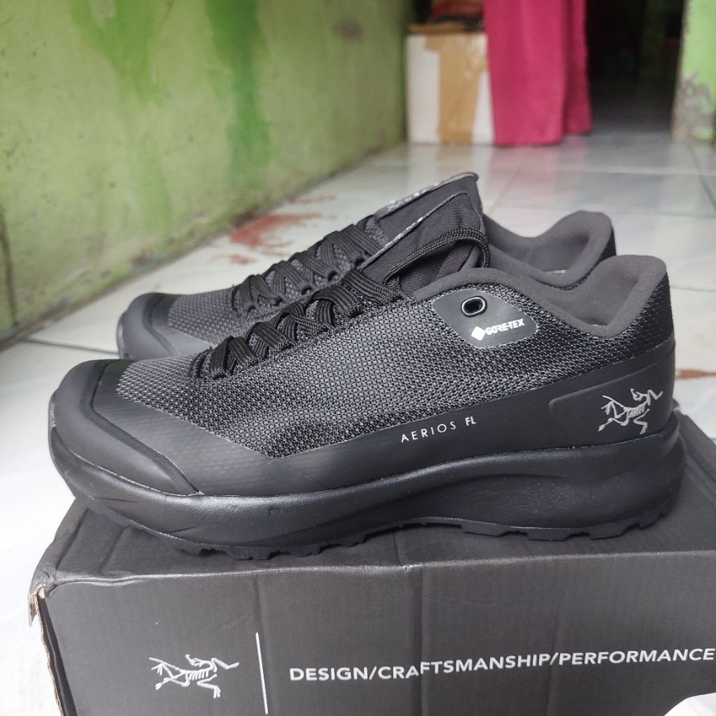 arcteryx aerios FL gtx goretex vibram sepatu outdoor hiking gunung