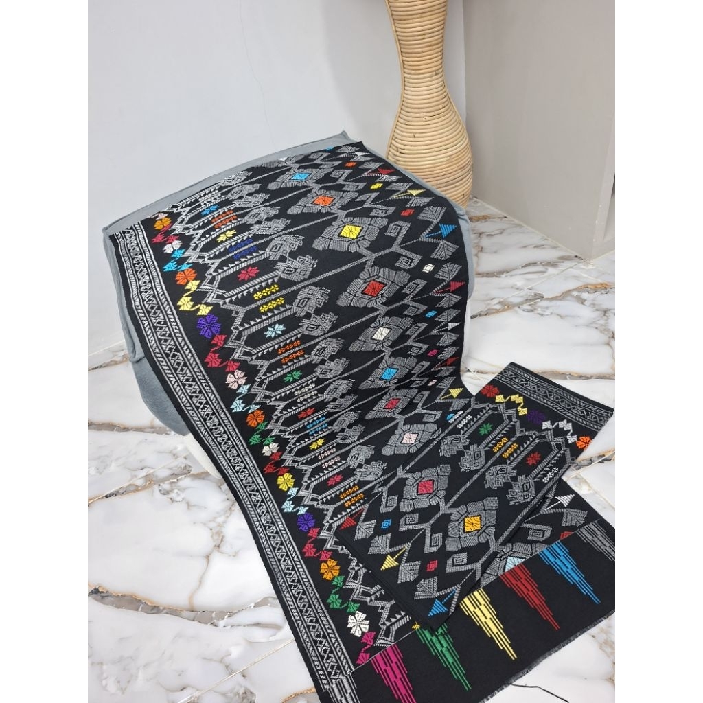 KAIN TENUN SONGKET ASLI LOMBOK