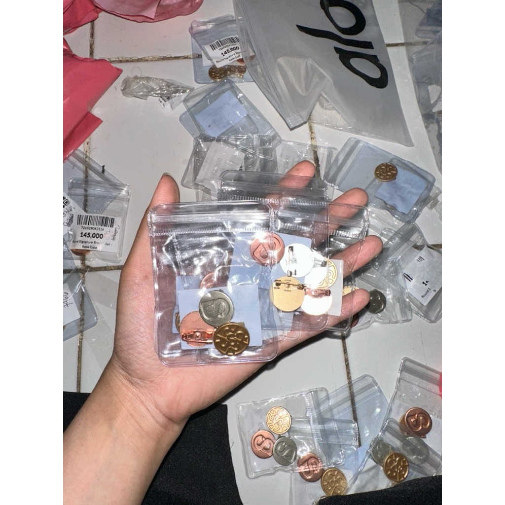 BUTTONSCARVES WAREHOUSE SALE