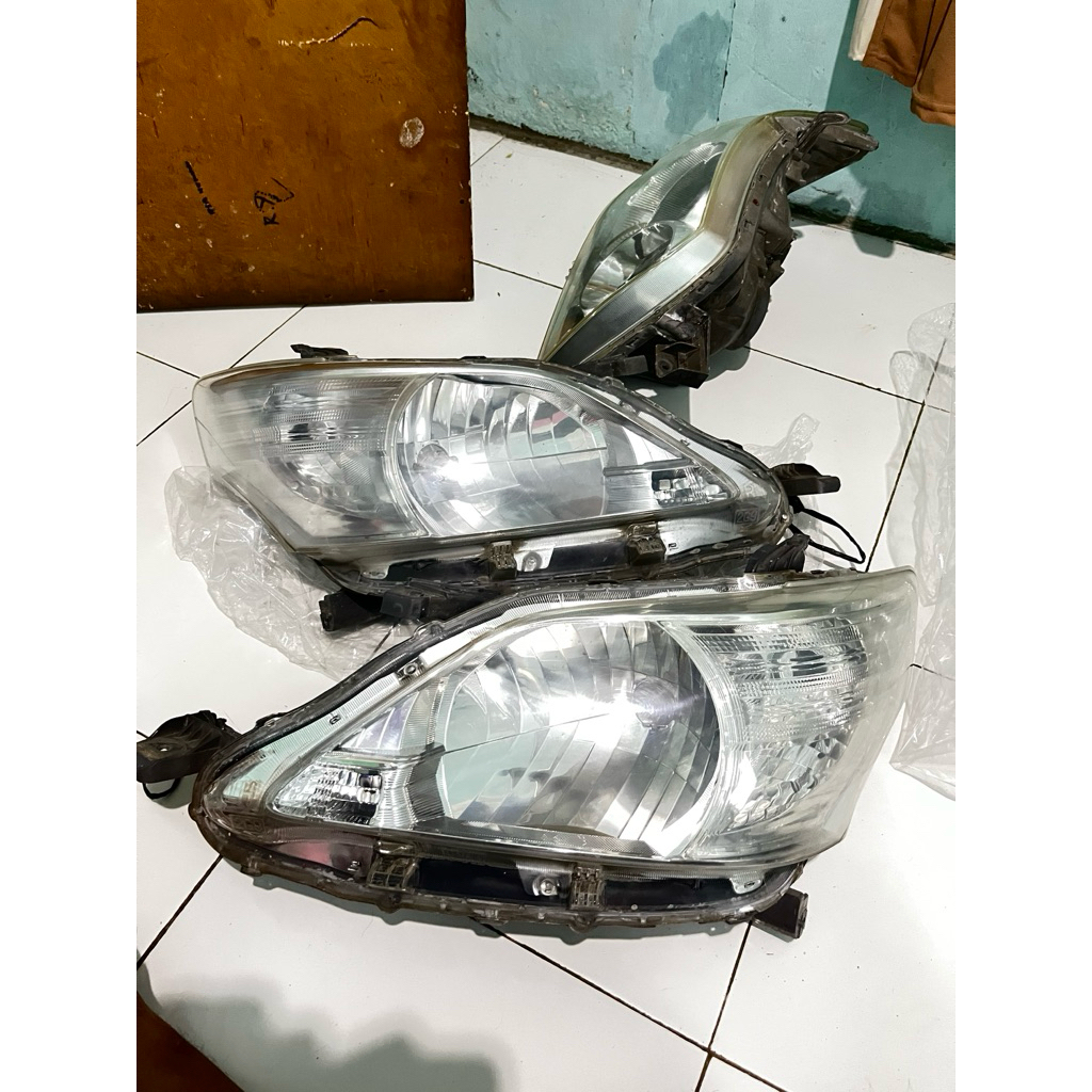headlamp innova 2012-2014 original