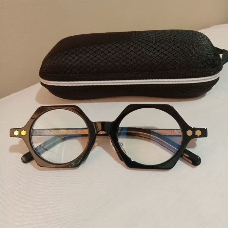 Preloved Kacamata Gentle Monster .