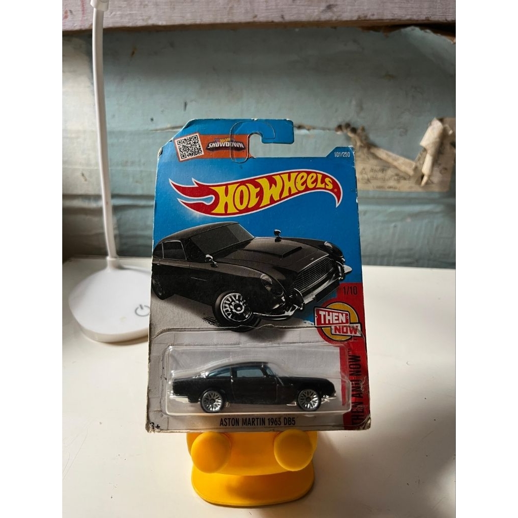 Hot Wheels - Aston Martin DB5 - Black old card