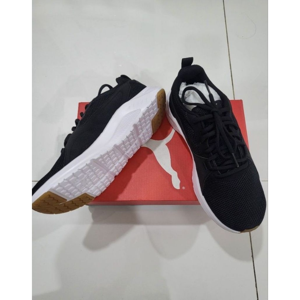 Sepatu olahraga wanita baru puma