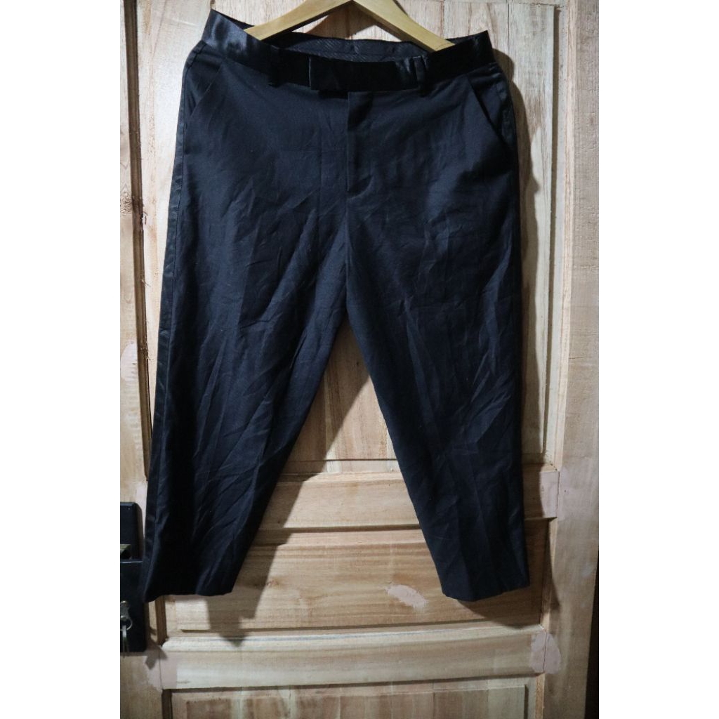 (CALVIN KLEIN) CELANA PENDEK HITAM