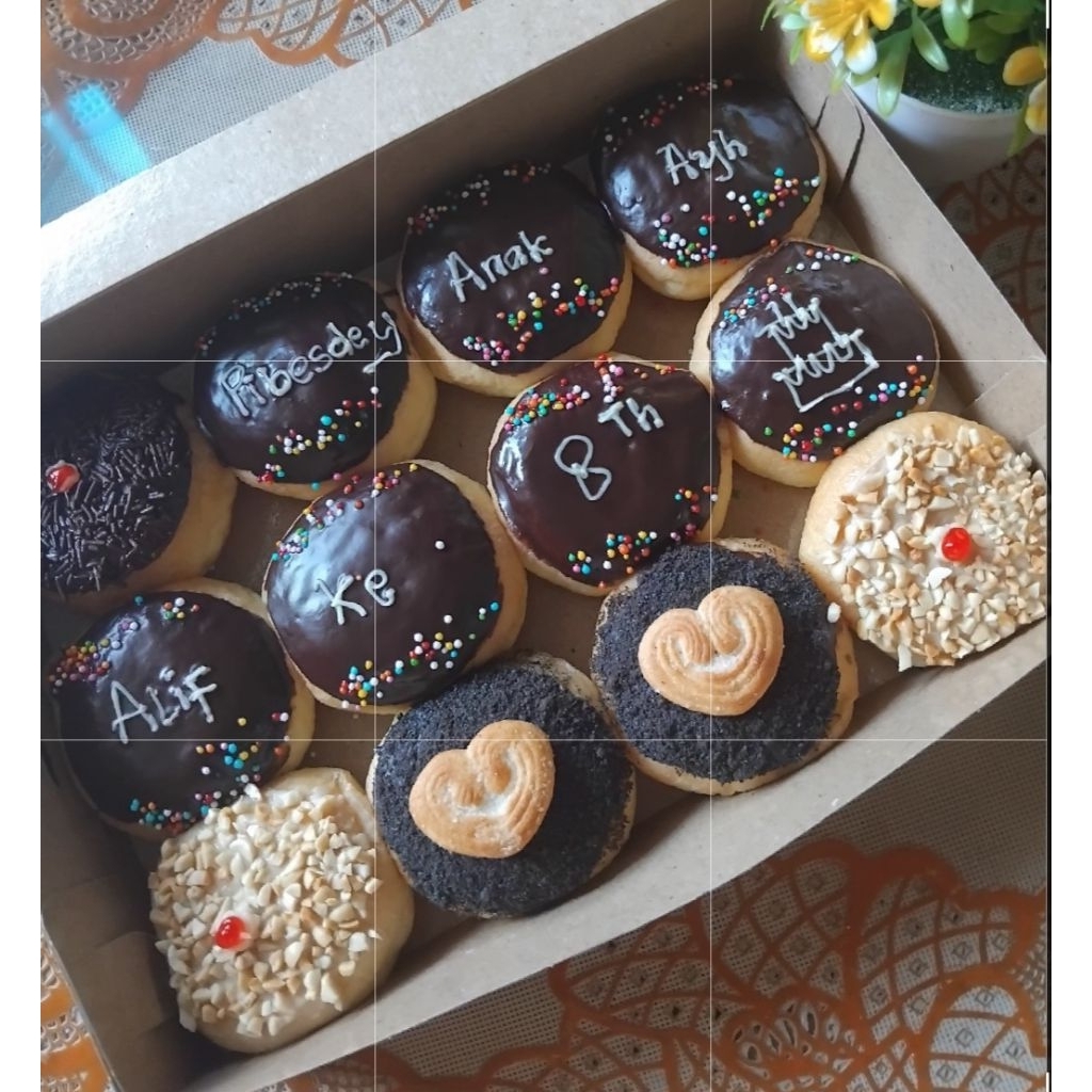 Donat coklat full /Donat ultah coklat bisa costum nama /Donat coklat full meses (request tulisan)