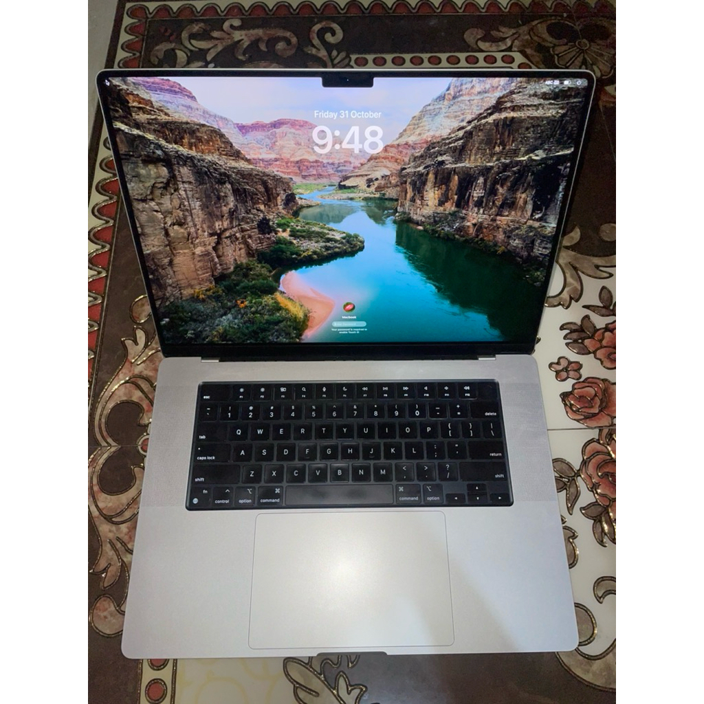 Macbook M1 Pro 16 inch RAM 16 GB SSD 512 GB