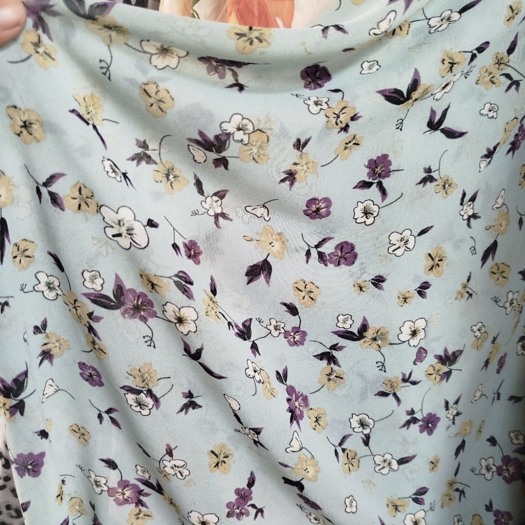 Kain Sifon Ceruty Motif Bunga Kecil Premium – Adem, Halus, Jatuh, Terawang,Elegan – Cocok Untuk Gami