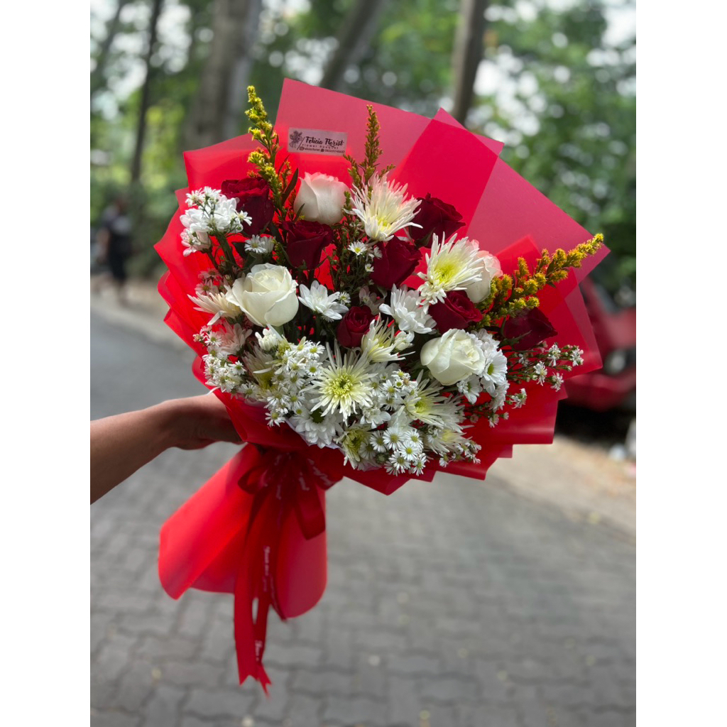 BOUQUET BUNGA SEMARANG BOUQUET BUNGA BOUQUET BUNGA WISUDA BUKET BUNGA ASLI BUKET BUNGA SEMARANG