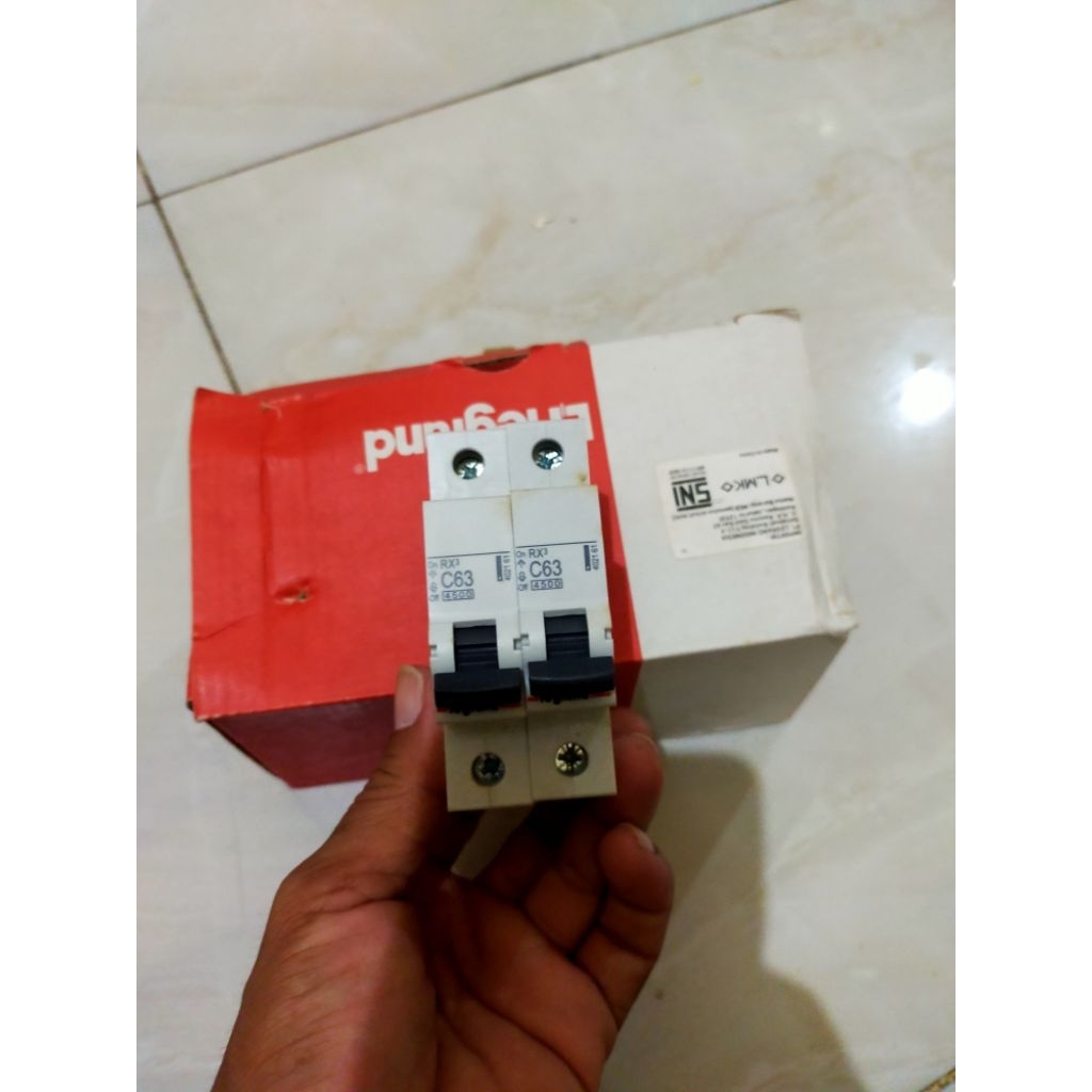 MCB legrand 1phase tersedia berbagai ukuran Amper