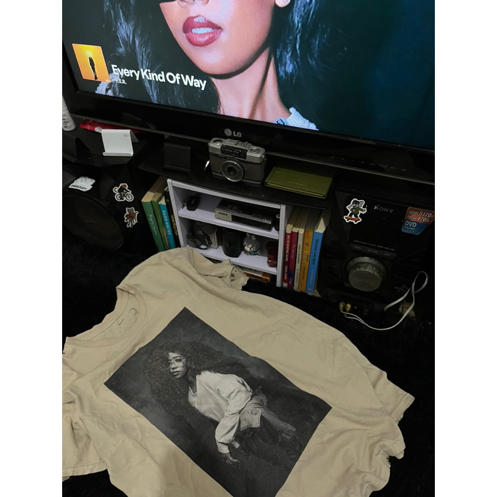 kaos H.E.R original