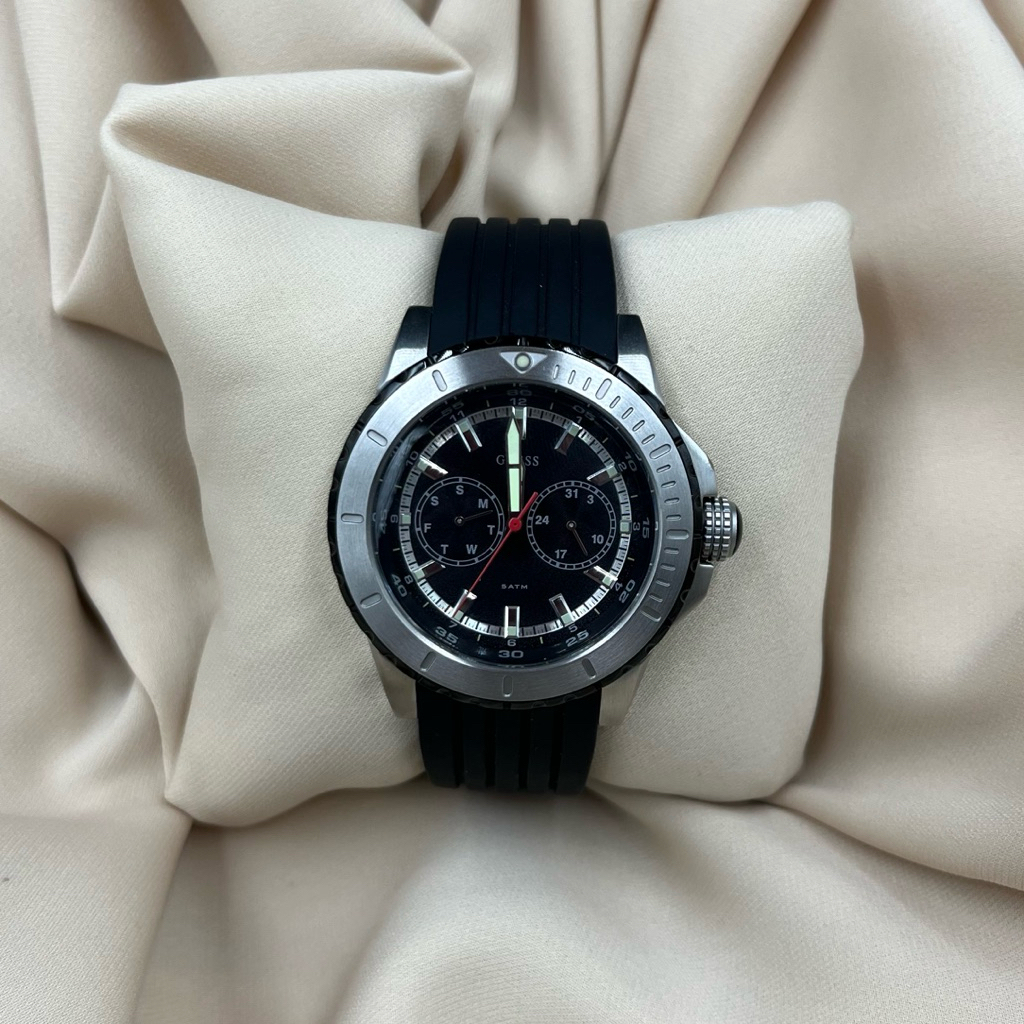 Jam Tangan Guess Pria W0247G3