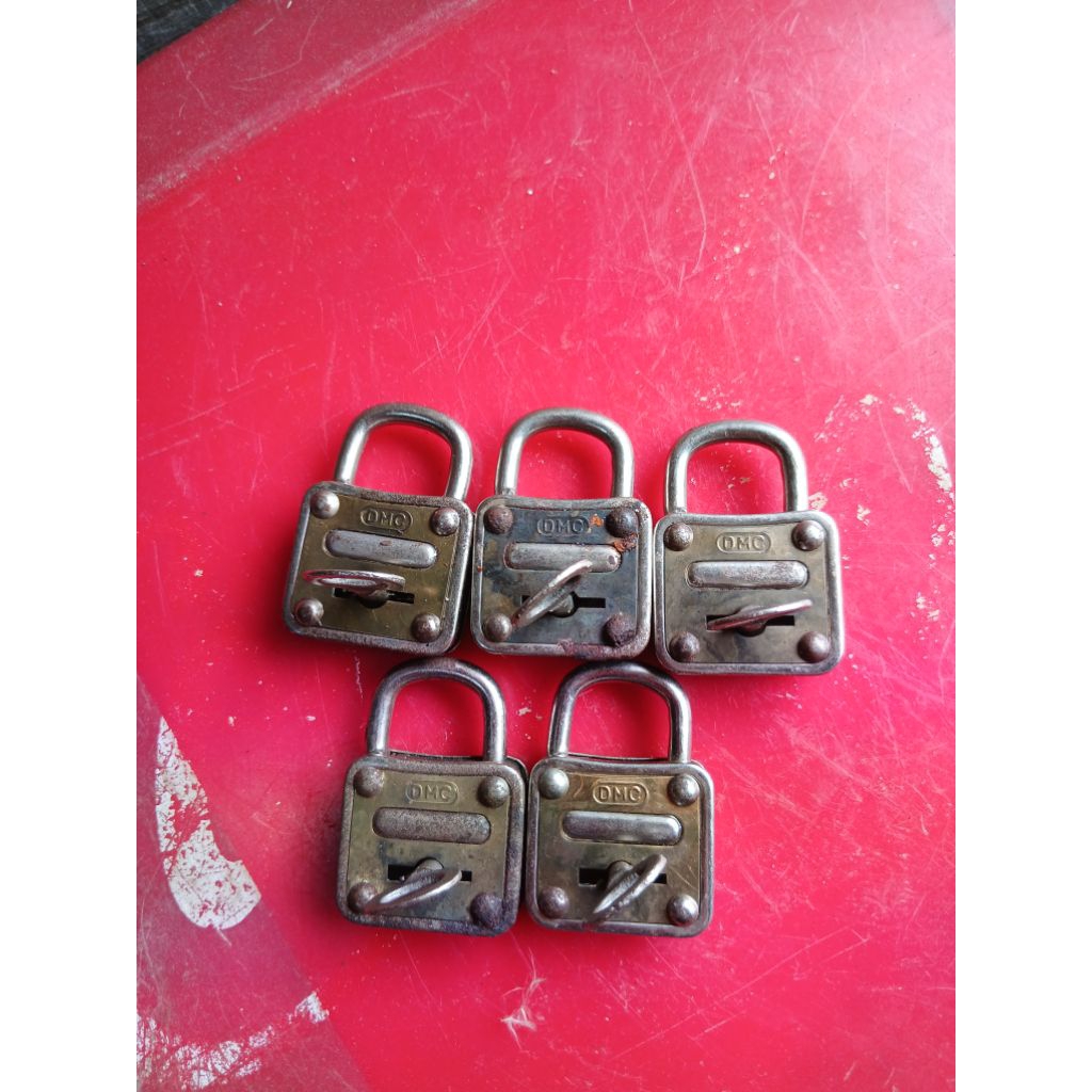 Gembok kunci 65 per biji  jadul antik kuno lawas vintage display mati