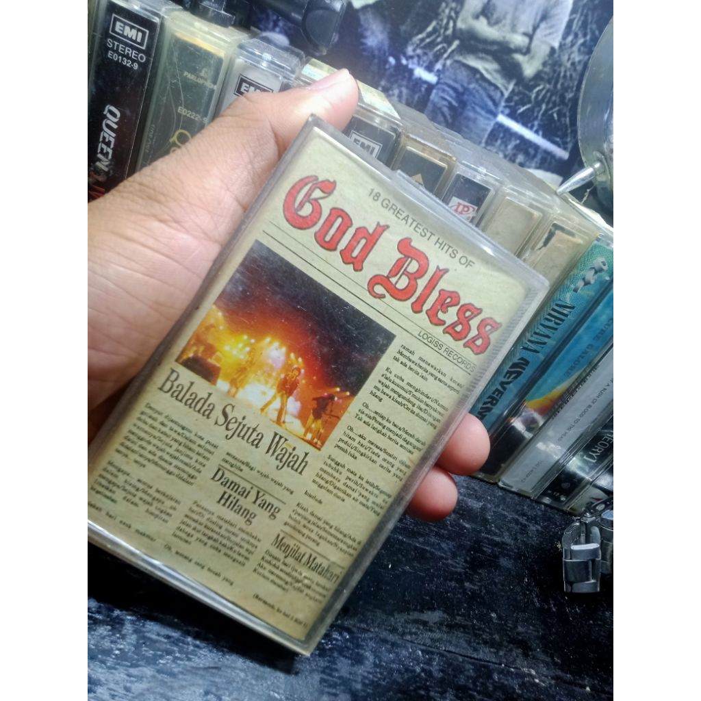 Kaset God Bless - 18 greatest hits