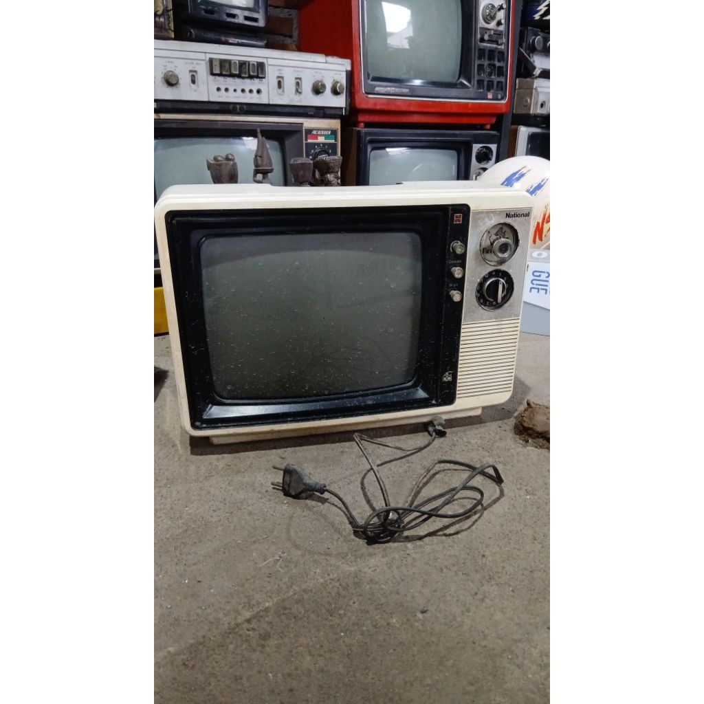 Tv national 425rb jadul antik kuno lawas vintage display anggap mati