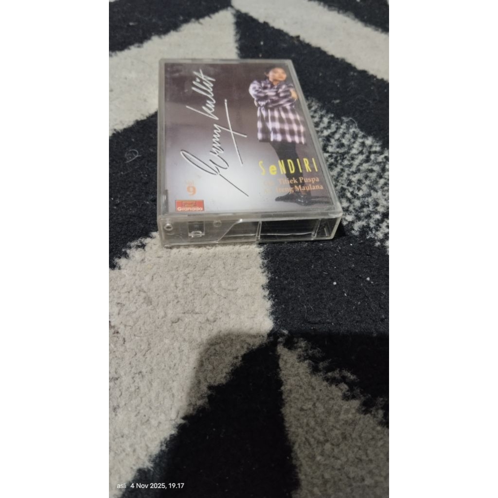 kaset pita ermy kullit / sendiri