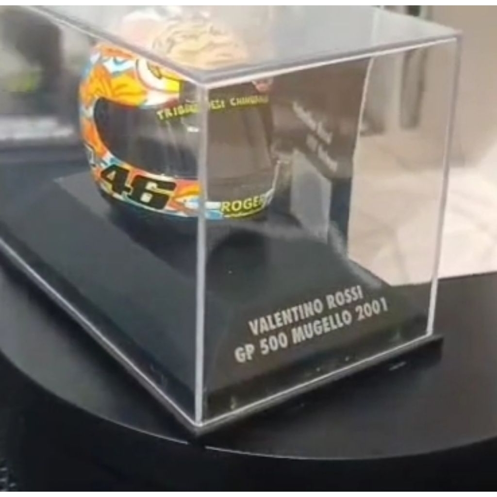 Valentino Rossi AGV Helmet 1:8 GP 500 Mugello 2001
