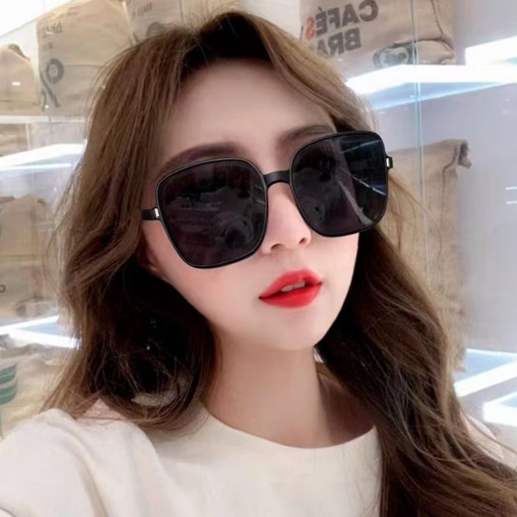 kacamata wanita pria hitam sunglass pantai putih krem cream uv perlindungan mata gaya fashion