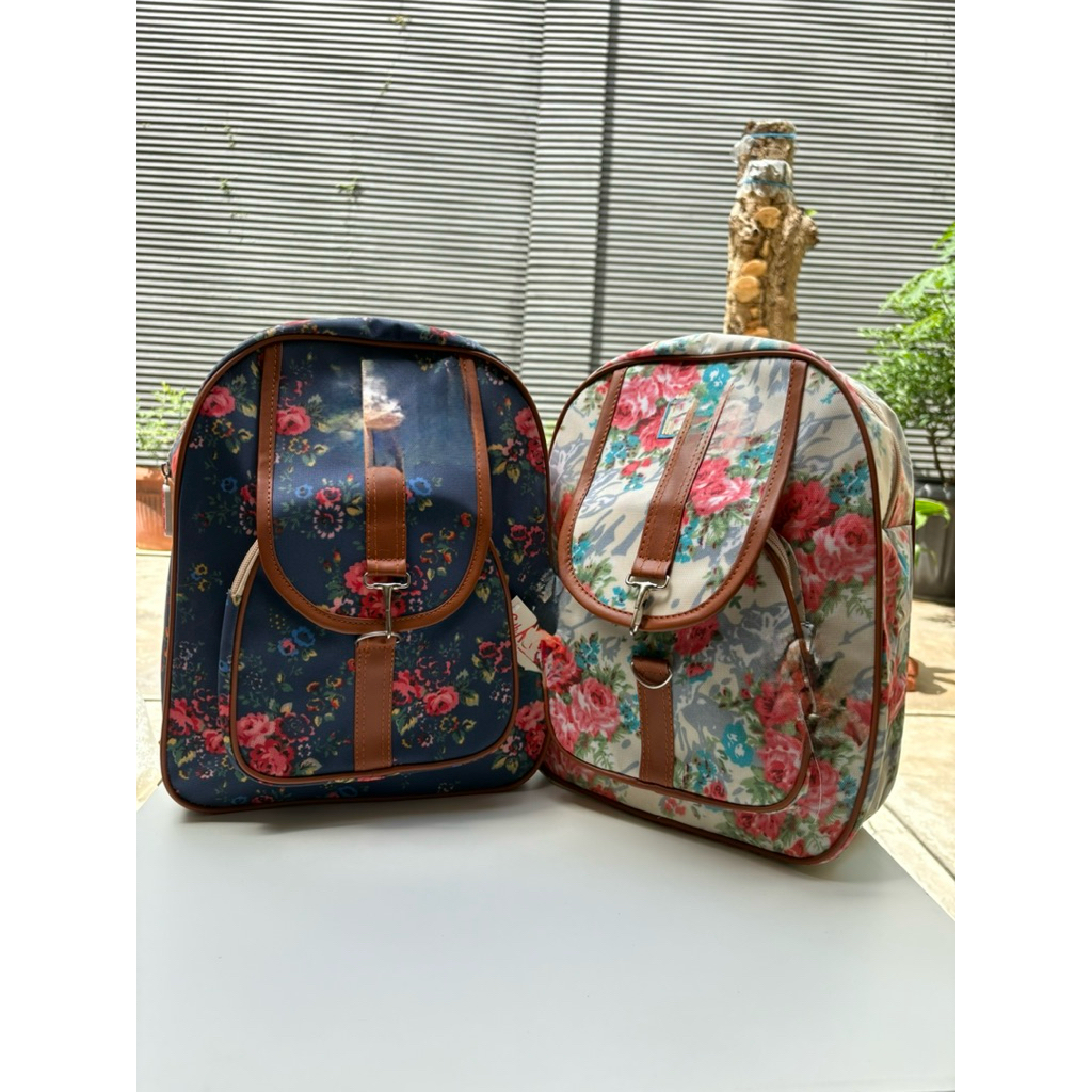 Tas flower dengan warna keren biru tua dan putih merah cantij