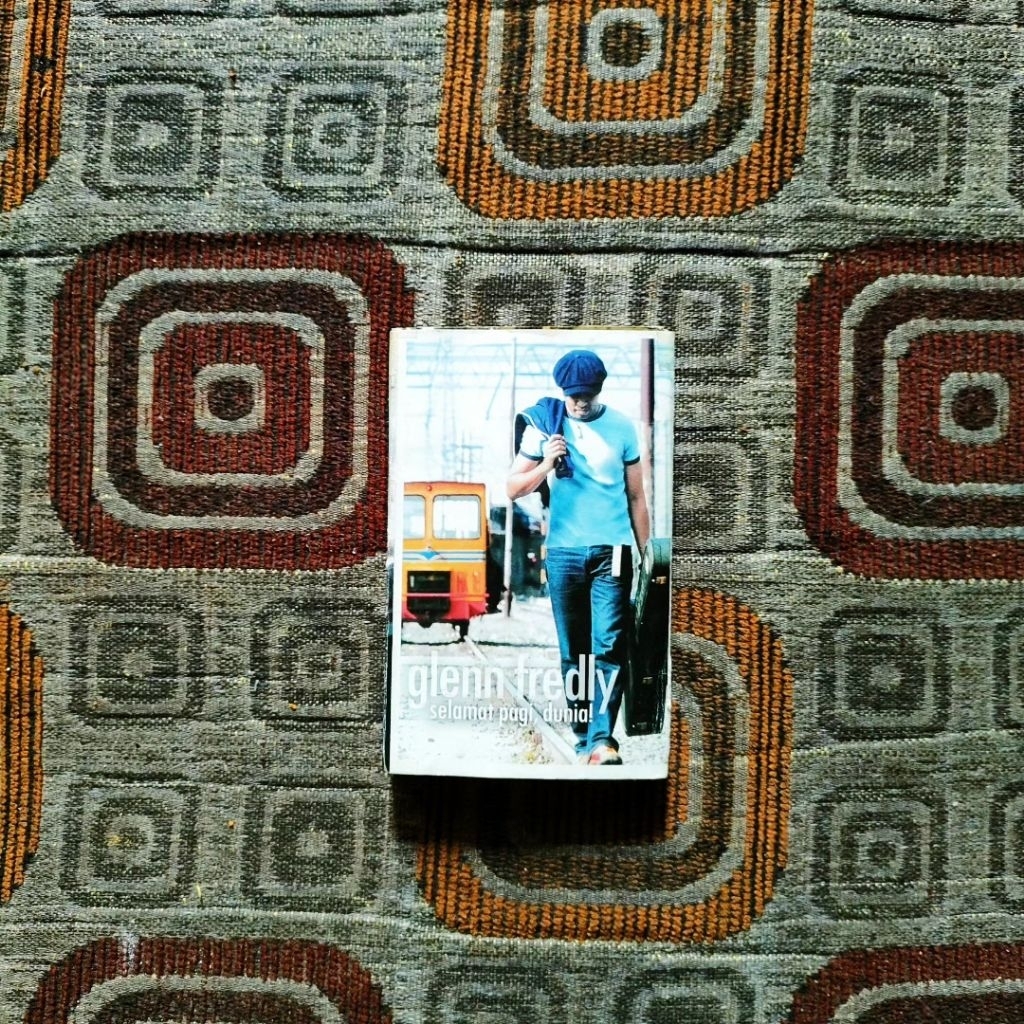 kaset pita GLENN FREDLY - SELAMAT PAGI DUNIA