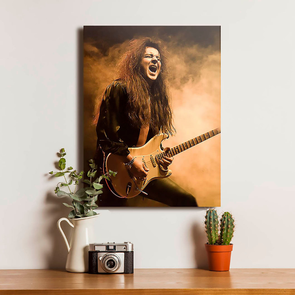 Poster Yngwie Malmstein Dekorasi Hiasan Pajangan Dinding Bingkai Kayu Siap Pasang Vintage Wall Decor