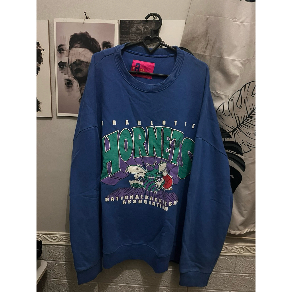 Crewneck Hornets