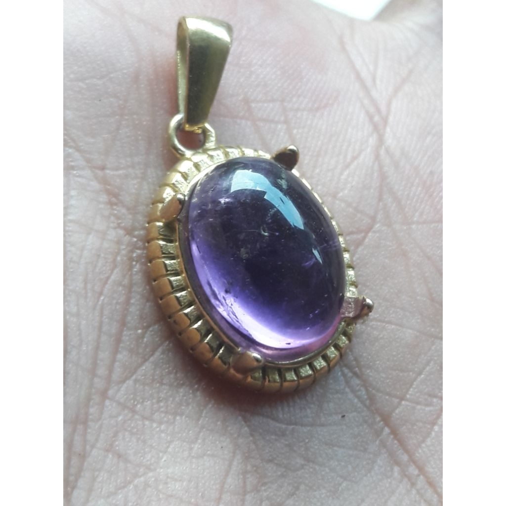 liontin batu kecubung