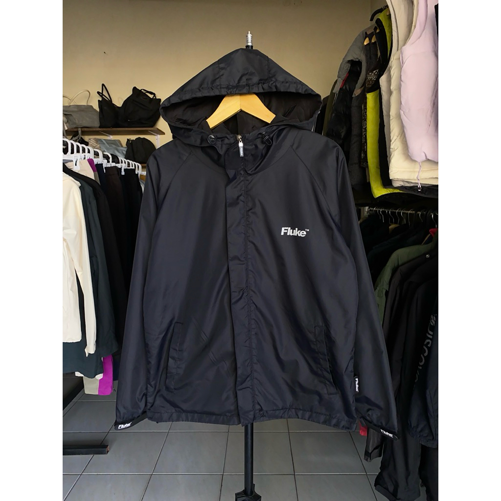 Jaket Windbreaker Fluke Hitam Size M fit L