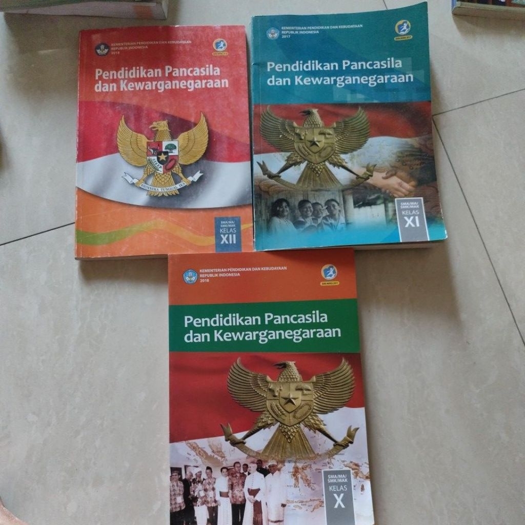 buku ppkn sma BEKAS KEMENDIKBUD