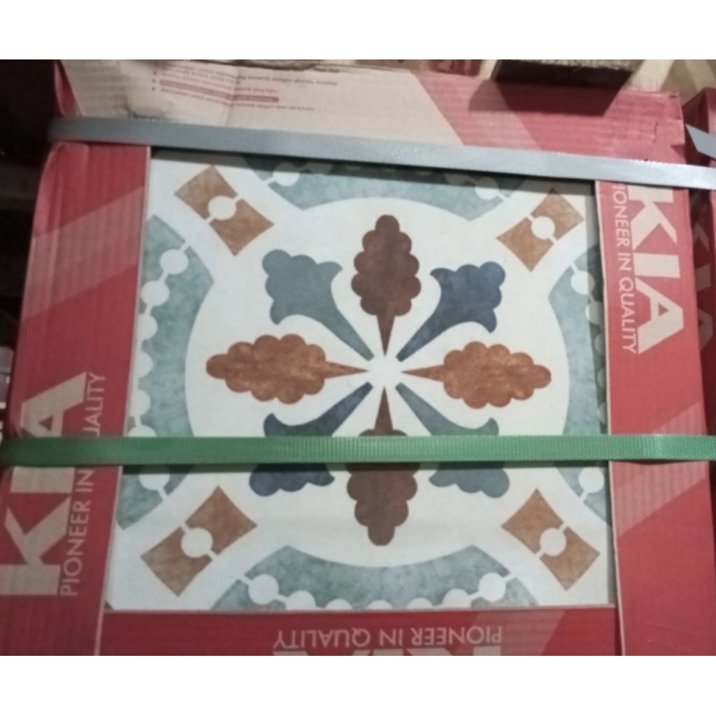 keramik lantai kamar mandi kamar tidur teras garasi ruang tamu cafe coffee shop restoran joglo rumah