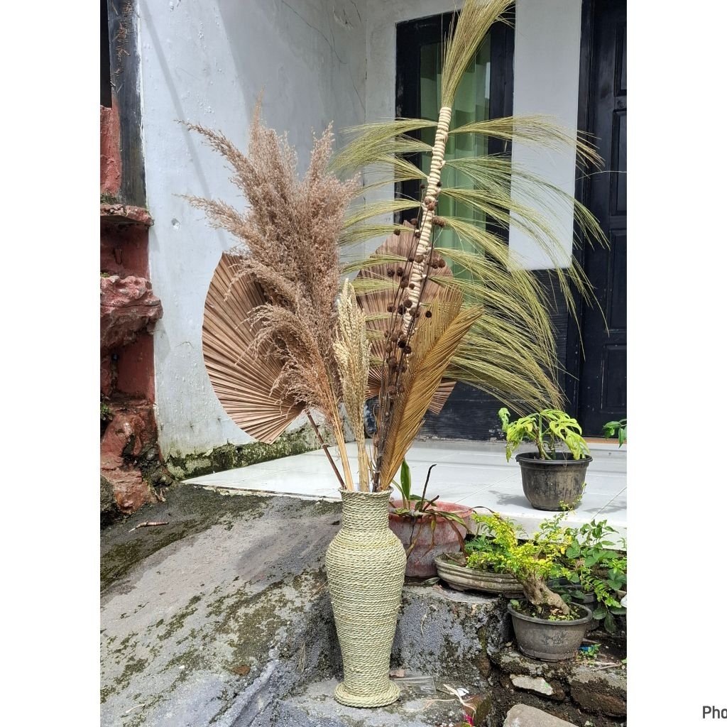 Dekorasi ruangan . bunga kering , bunga hias , bunga sudut ruangan , paket bunga hias + vas 50cm