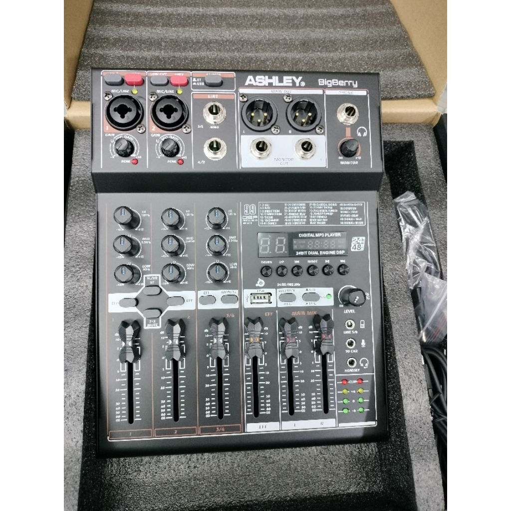 Mixer ASHLEY bigberry Original live streaming