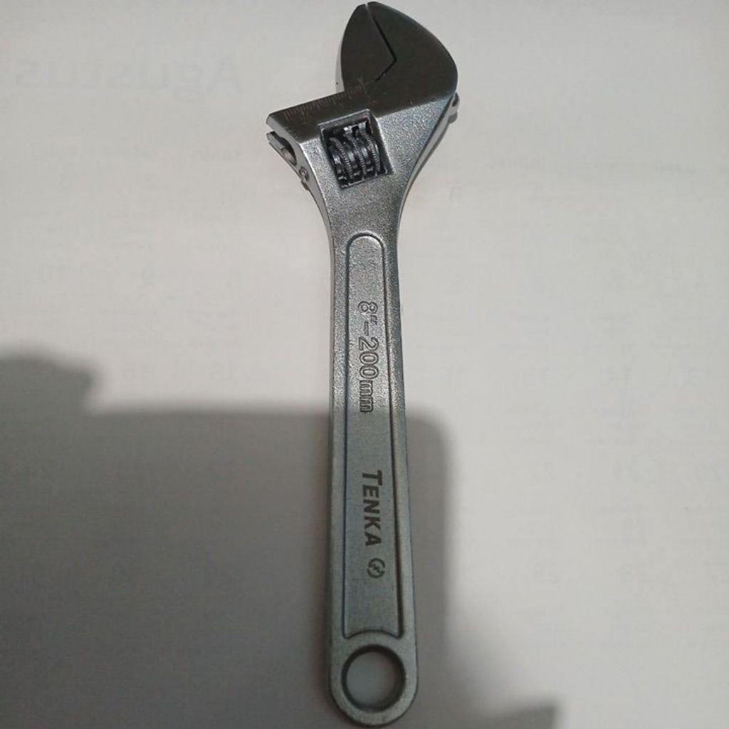 Kunci Inggris adjustable wrench Tenka ukuran 8inch (AW-200)