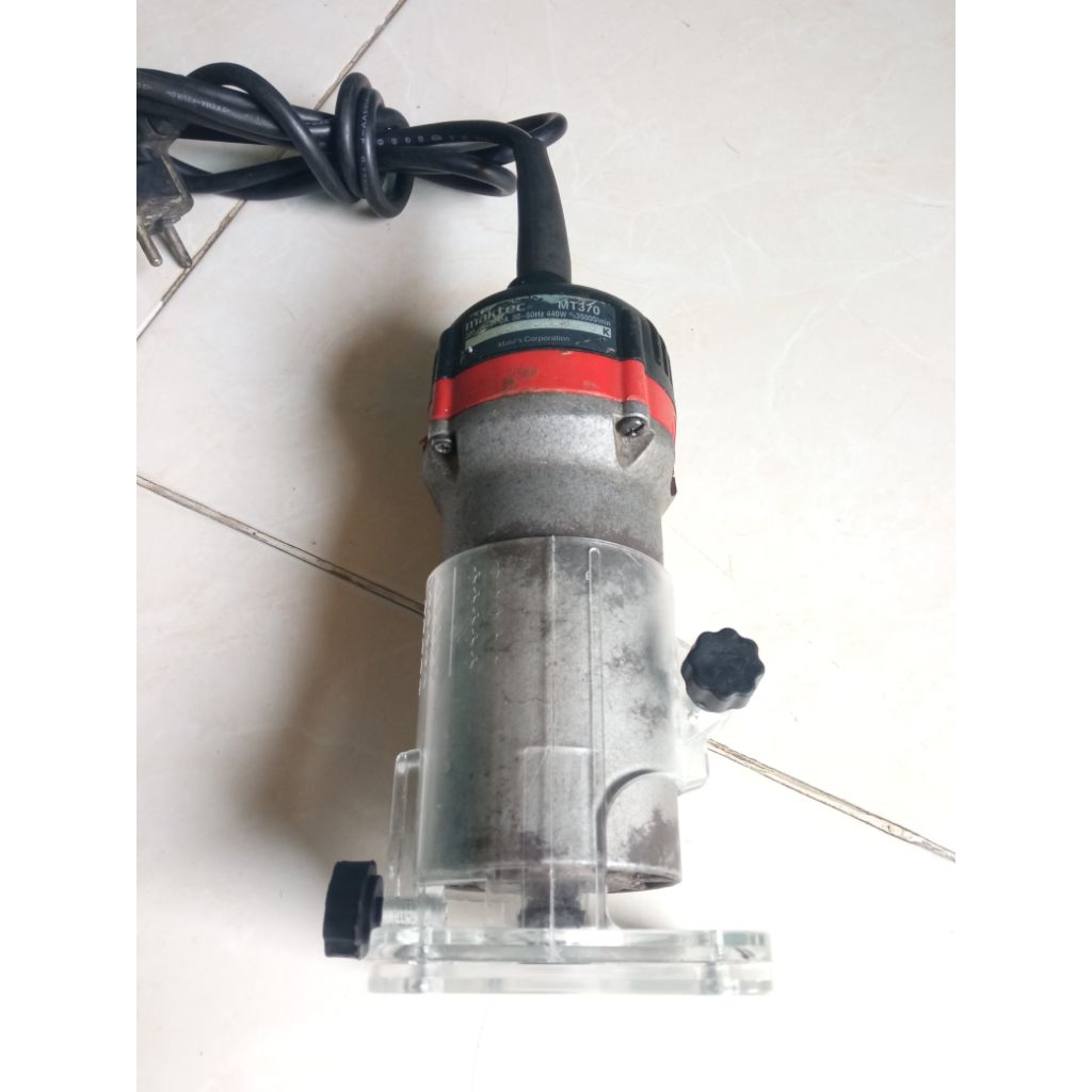 Mesin router atau profil kayu maktec MT370 kondisi bekas normal siap pakai kerja suara super halus t