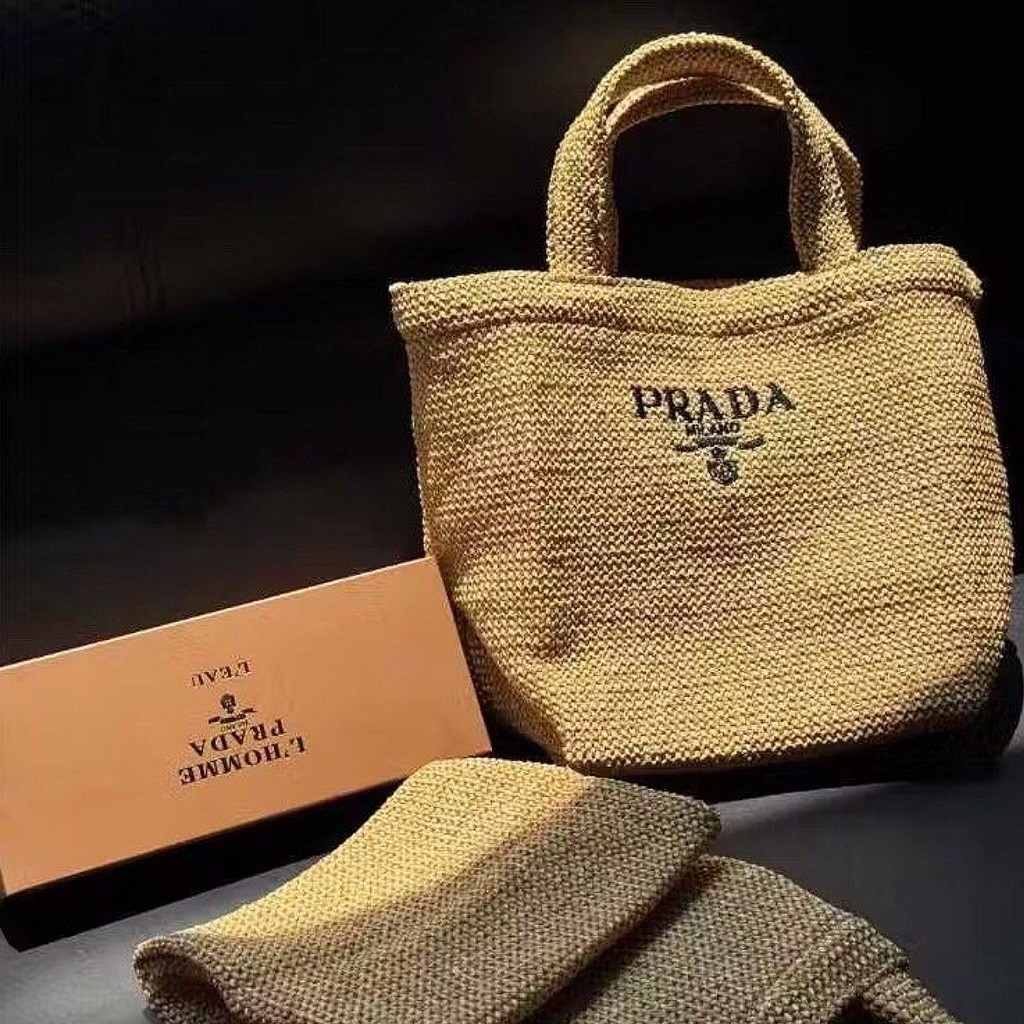 PRADA TOTE BAG (VIP GIFT ORIGINAL PRADA)