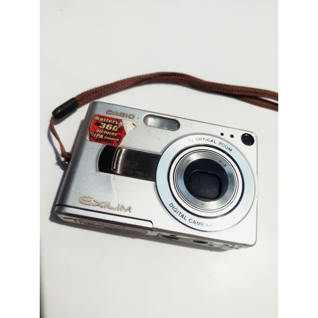 KAMERA DIGITAL CASIO EXILIM BAHAN