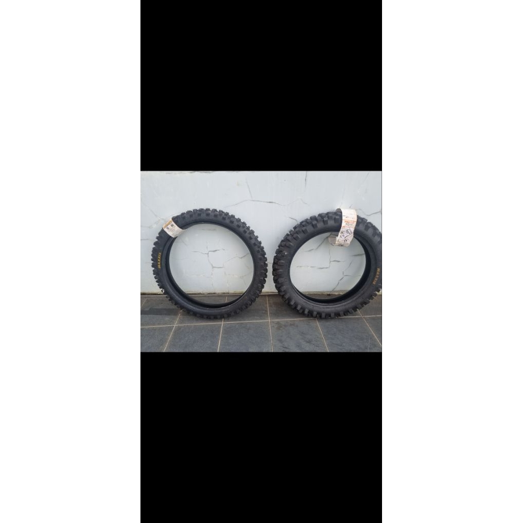 sepasang ban trail maxxis