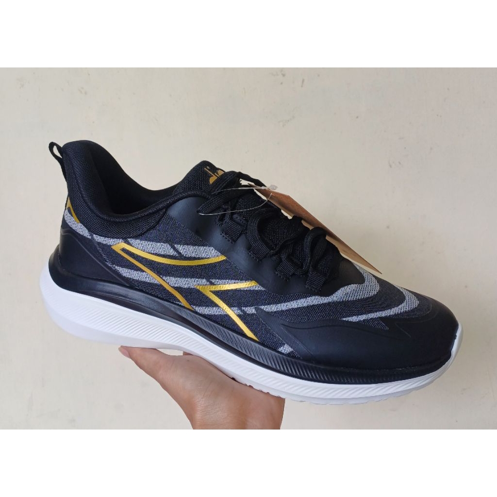 Diadora Dewasa Hitam Putih Size 39 dan 41 Original 100%