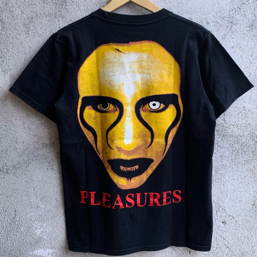 Kaos Pleasures x Marilyn Manson • Size M • Streetwear Pria • Print face