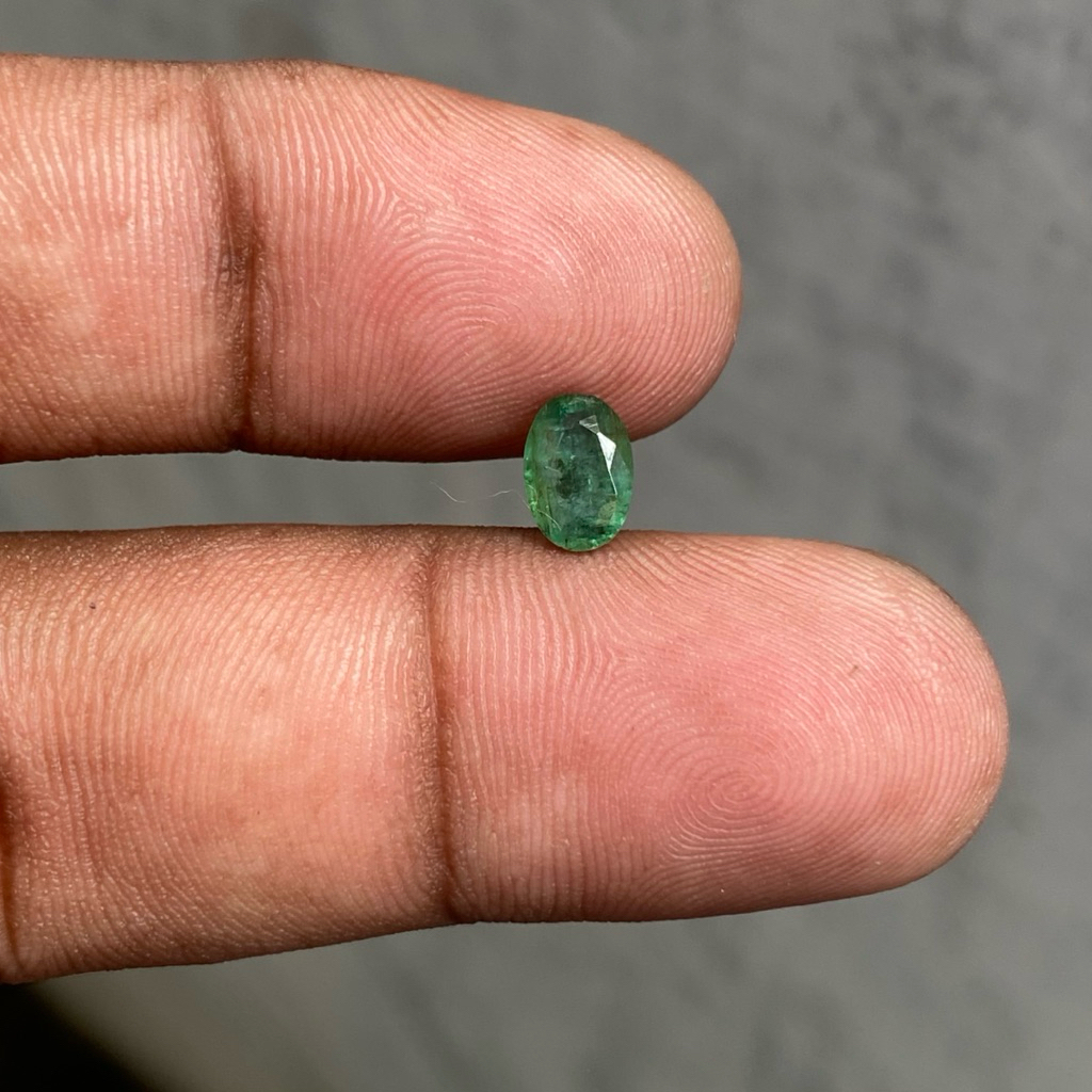 Natural Emerald Beryl Jamrud Asli Batu Zamrud Ukuran Kecil Dim 7.5x5x3
