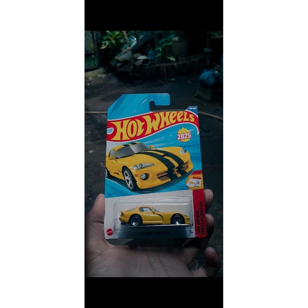 hot wheels 96 DODGE VIPER GTS