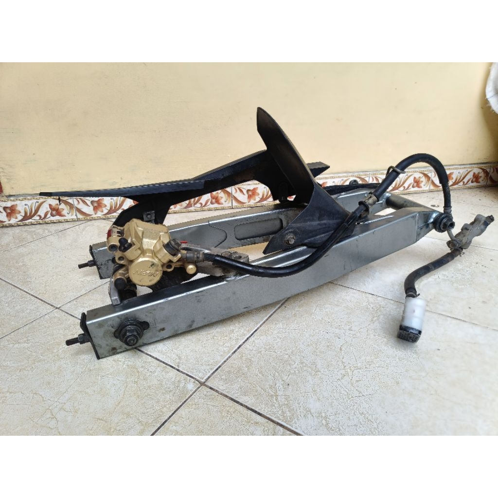swing arm Vixion new  original copotan