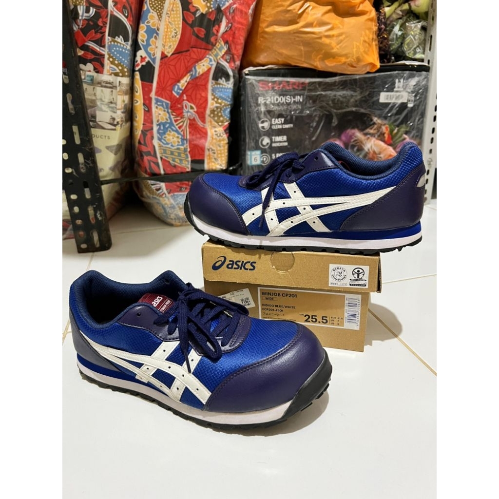 Asics safety shoes